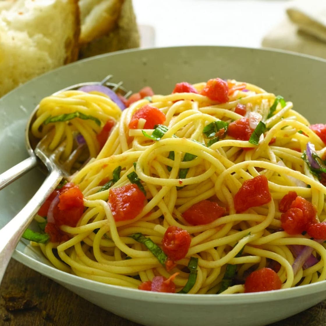 Spaghetti with Tomato and Basil