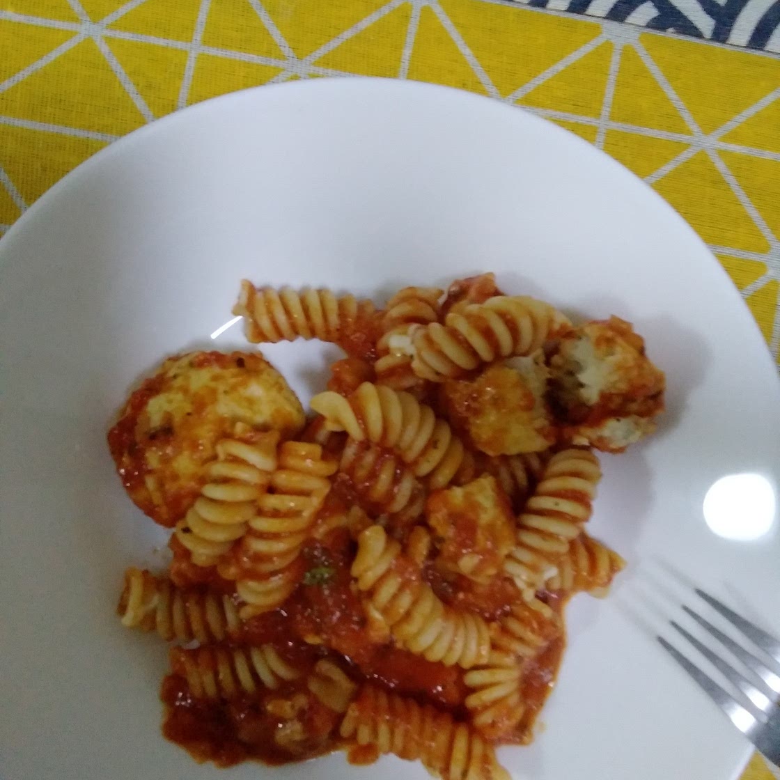 Chicken meatballs and pasta