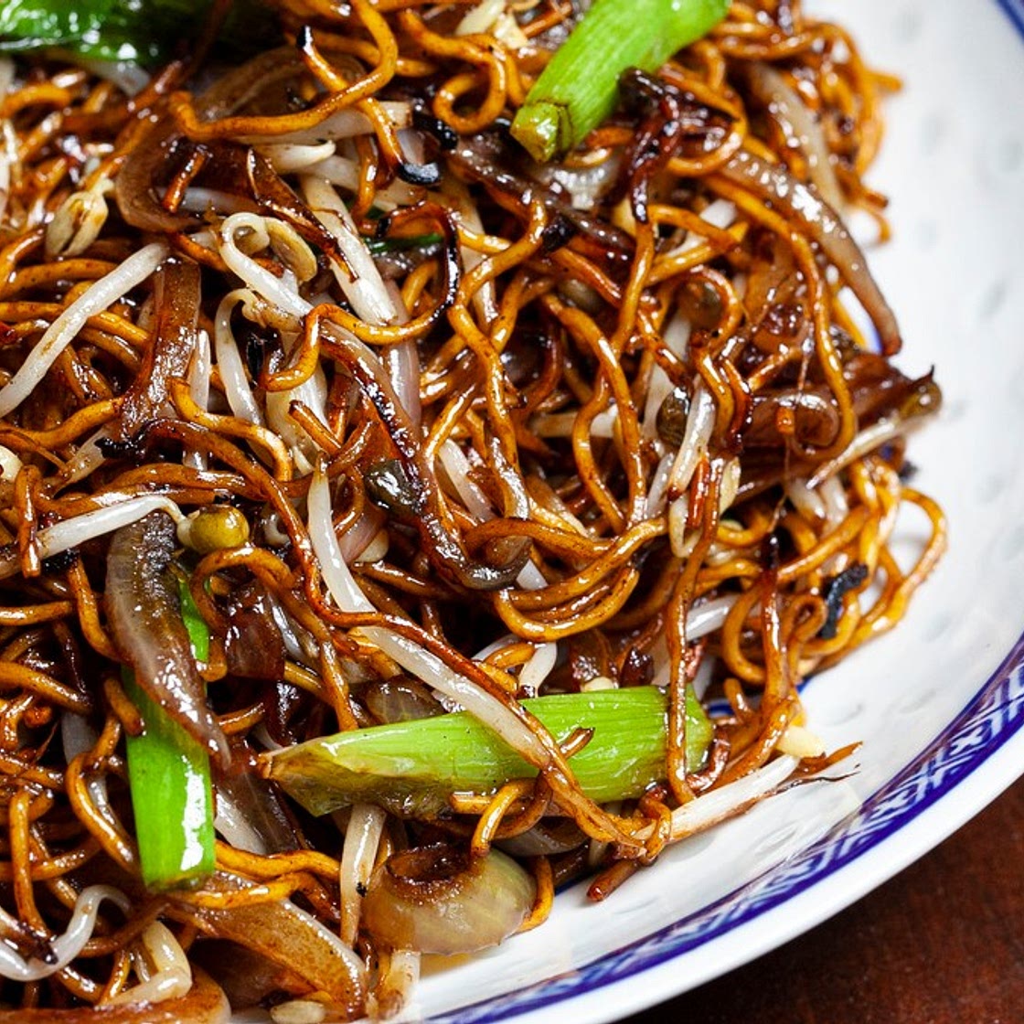 Cantonese Soy Sauce Pan-Fried Noodles Recipe