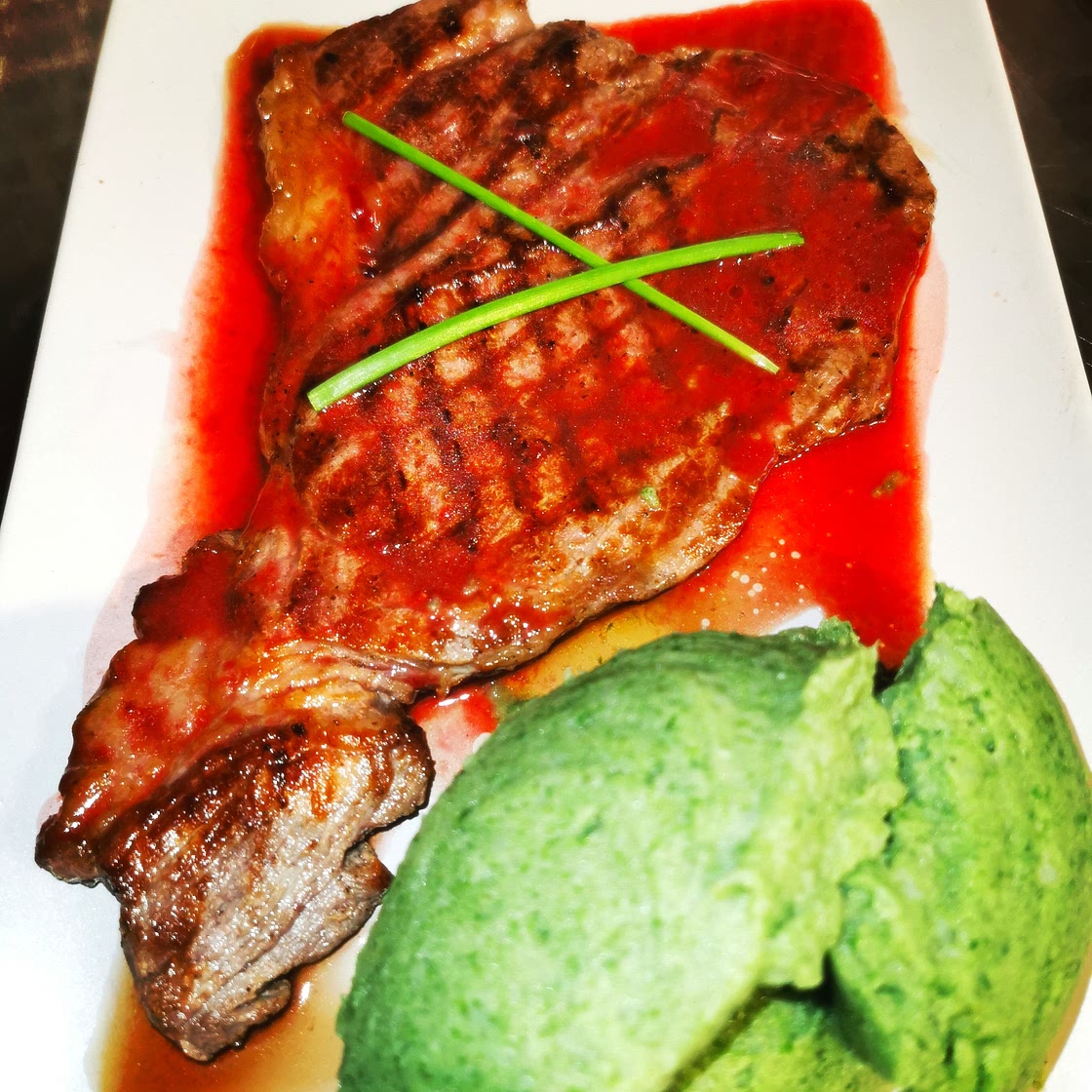 Steak with Port wine and summer fruit sauce