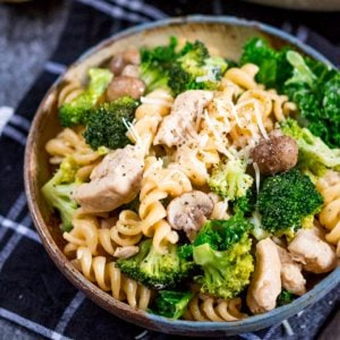 One Pot Chicken and Broccoli Pasta