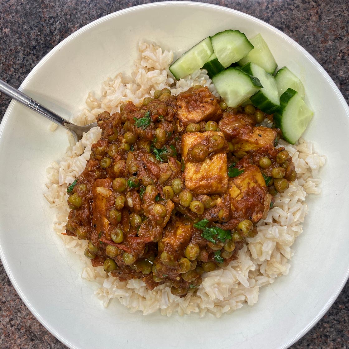 Tofu Matar w Brown Rice & Cucumber 