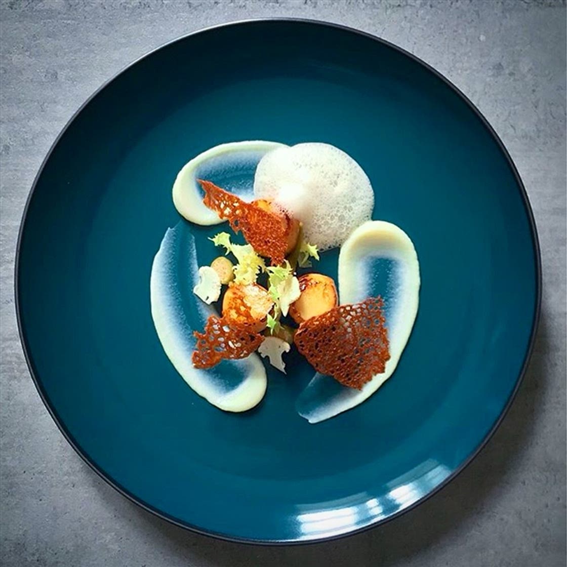 Scallops with cauliflower purée, anchovy foam