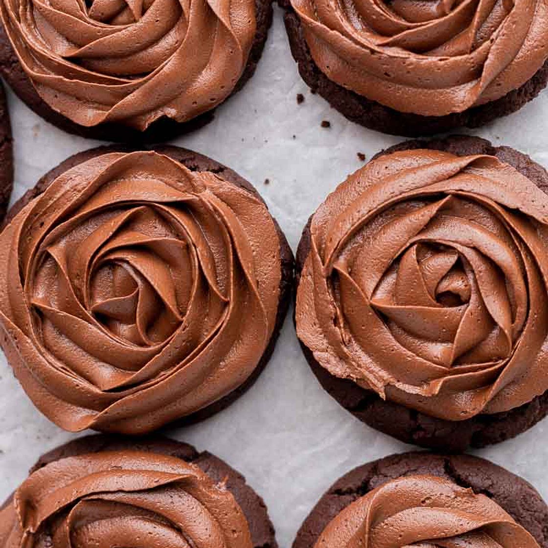 Crumbl 🙀 Chocolate Cake Cookies with Chocolate Frosting