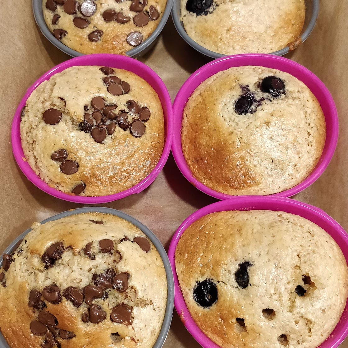 The Best Healthy Blueberry Oatmeal Muffins (gluten free!)