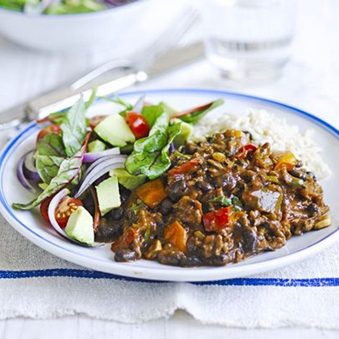 Chilli beef with black beans and avocado salad