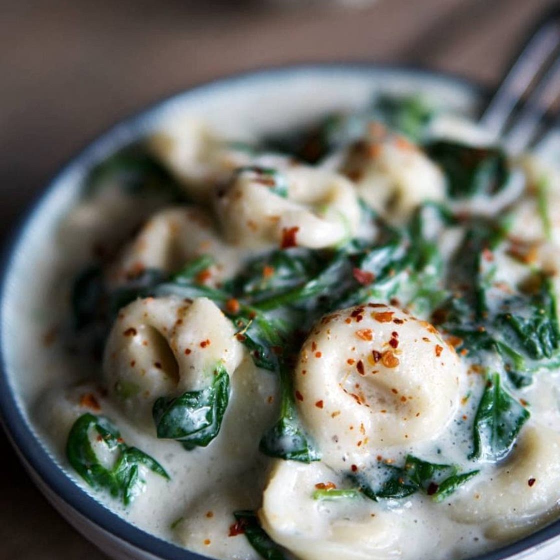 Tortellini in Spinach Garlic Cream