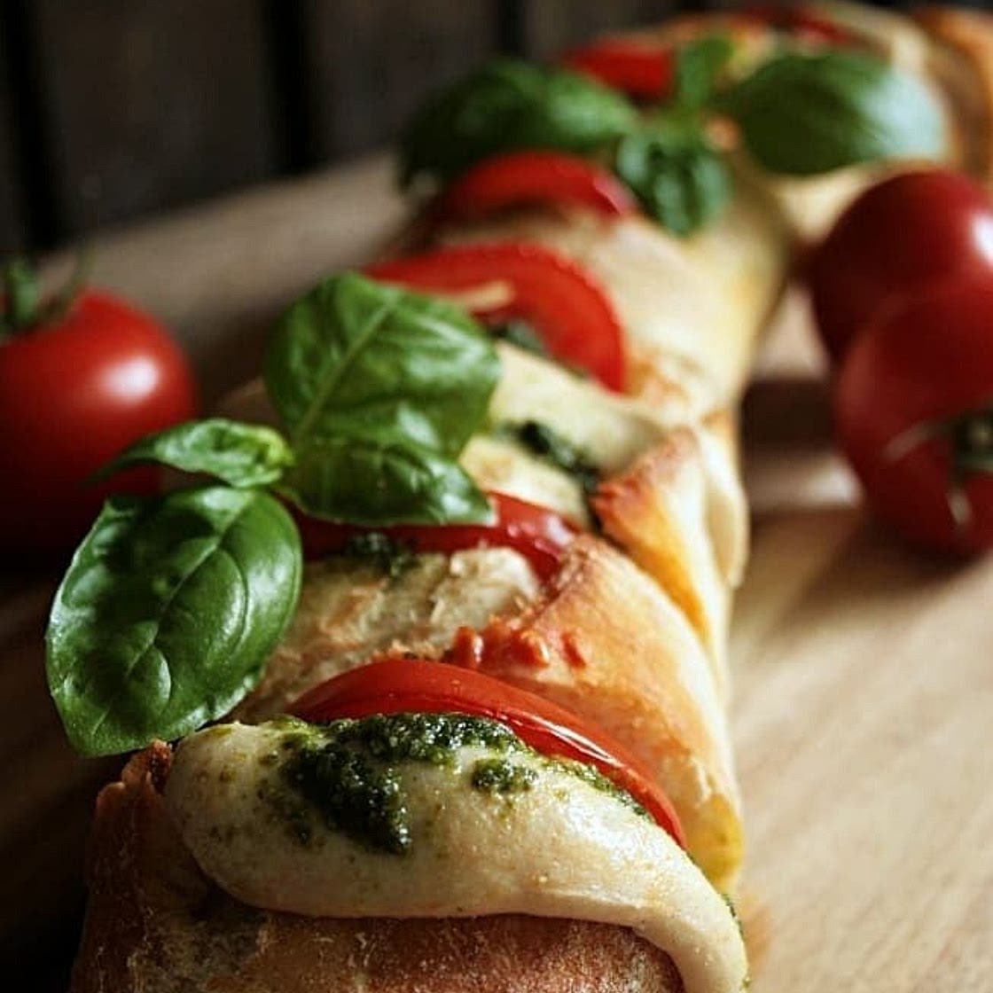 Baguette with Tomatoes and vegan Mozzarella