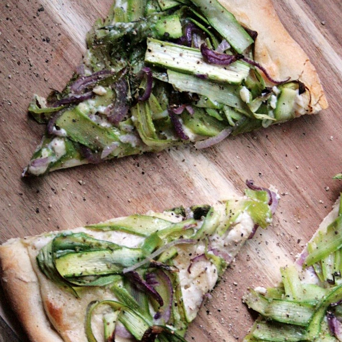Asparagus Garlic White Pizza