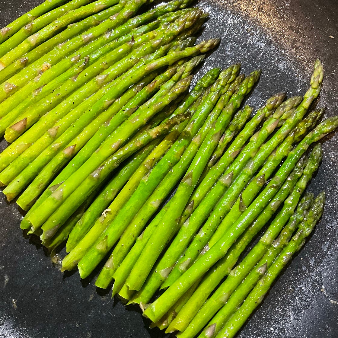 Sautéed asparagus 