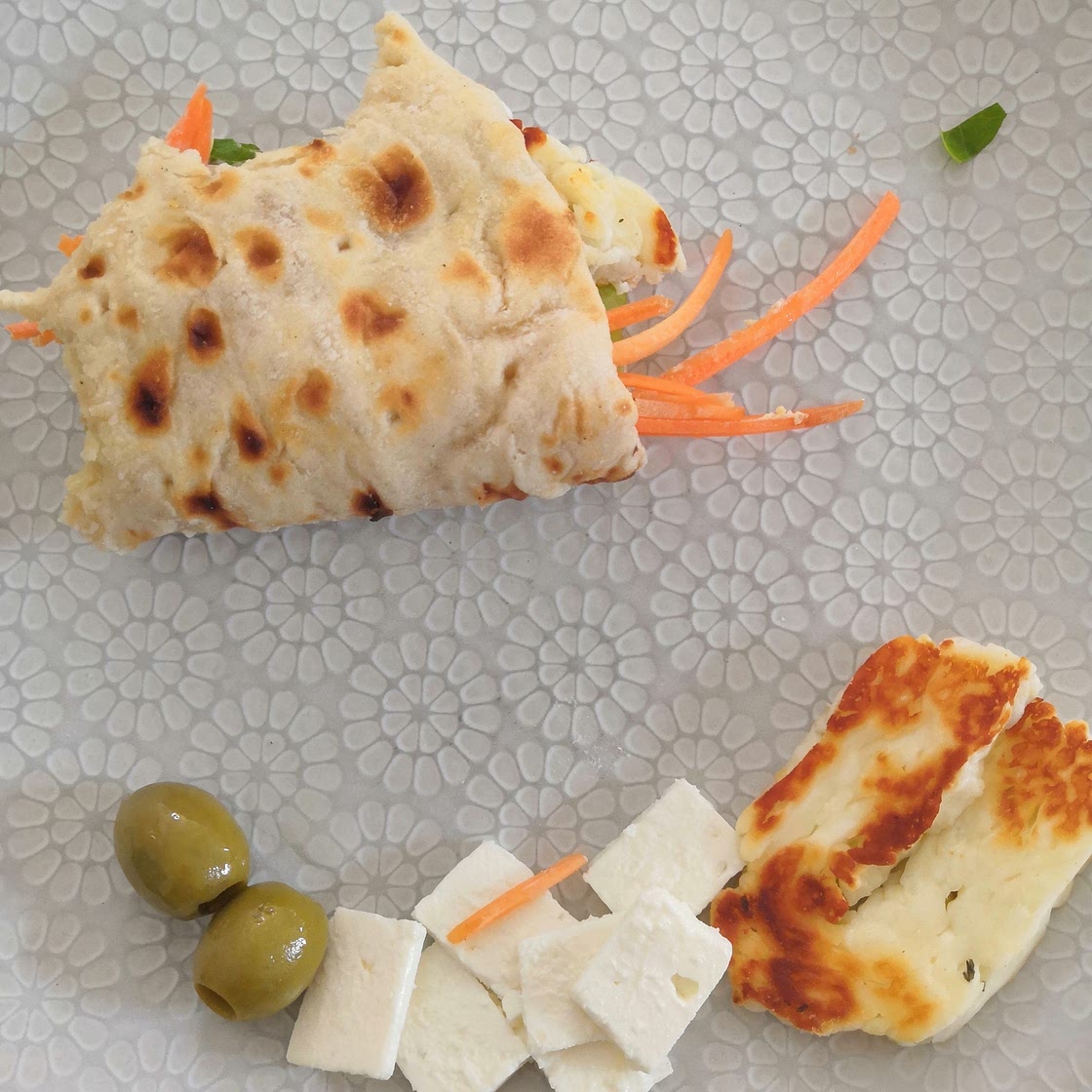 Halloumi wraps
