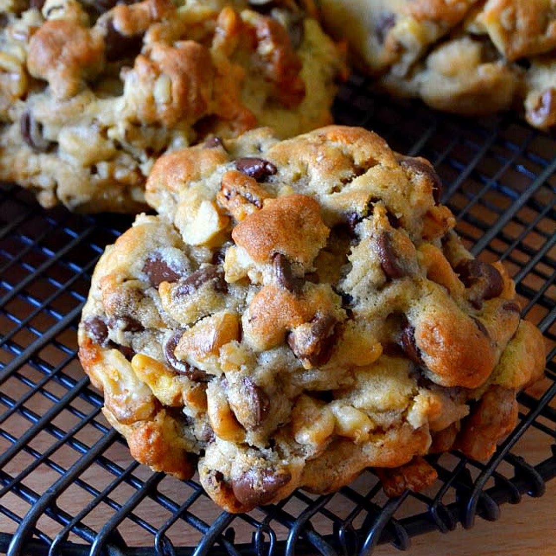 Levain Bakery Inspired Chocolate Chip Cookies-10 ingredients!