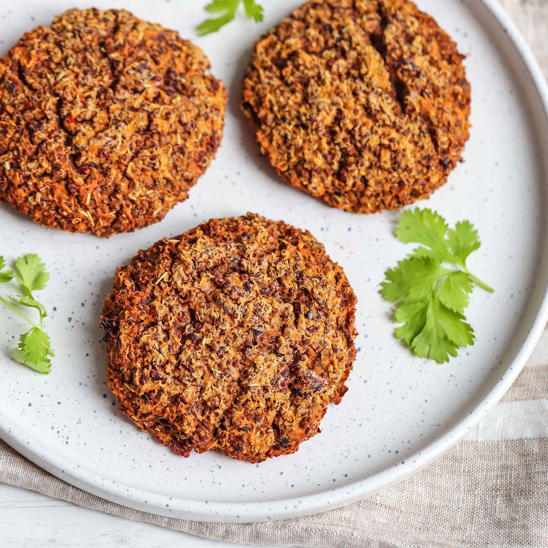 Zoete aardappel, quinoa & bonen burger