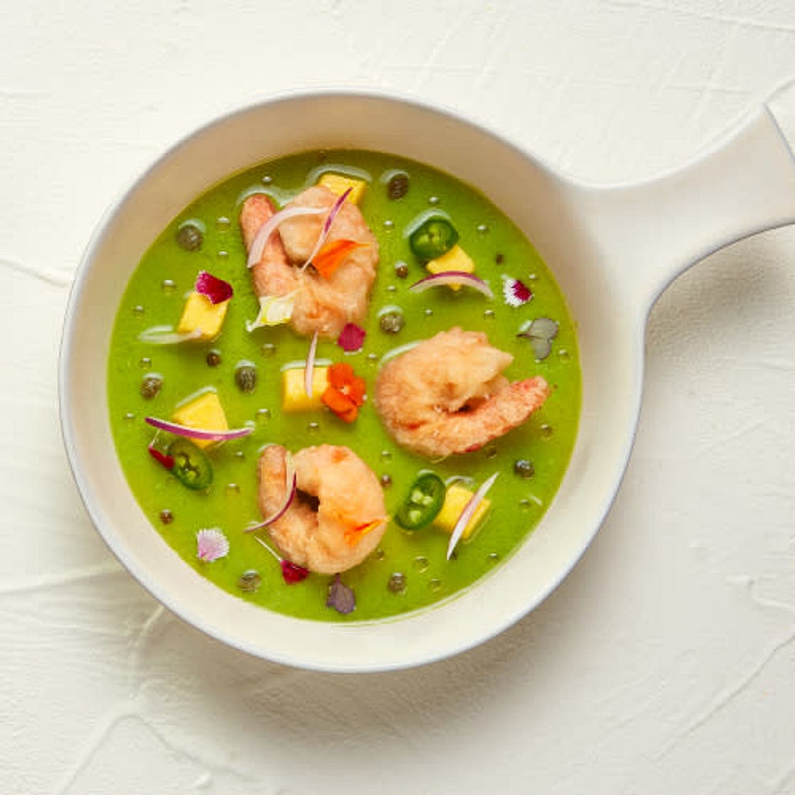 Ceviche verde de gambón en tempura