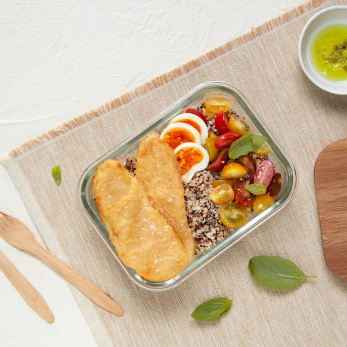 Filetes de merluza con ensalada de quinoa