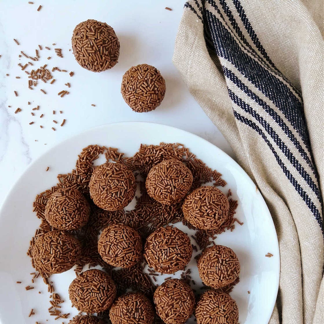 Rum Truffles with Cake Crumbs