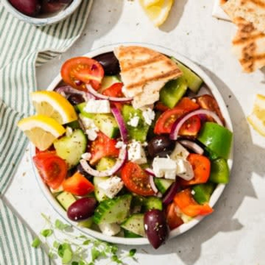 Super einfacher und gesunder griechischer Salat