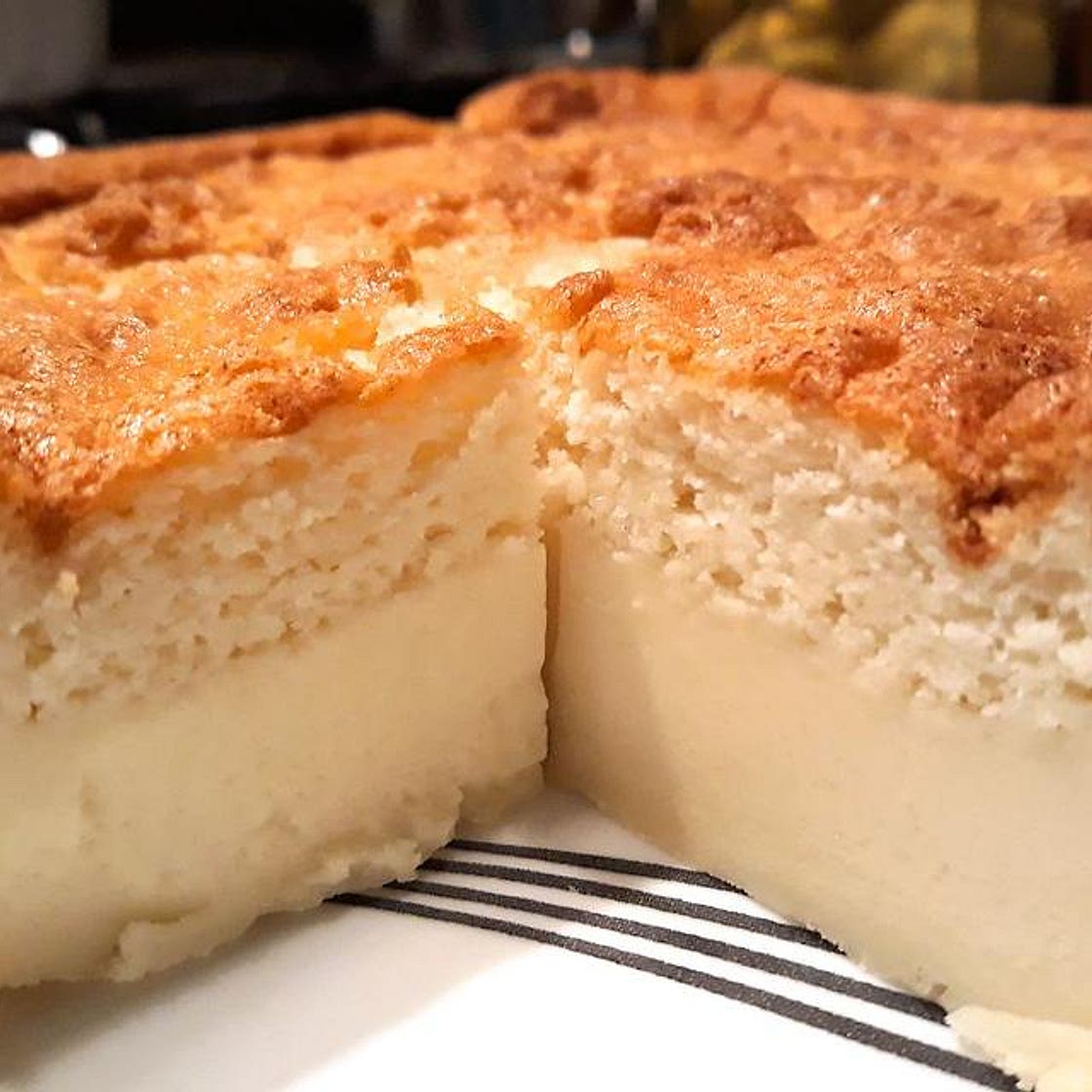 Magic Vanilla Cake Recipe: This Easy Cake Recipe Really Is Magical | Cakes/Cupcakes | 30Seconds Food