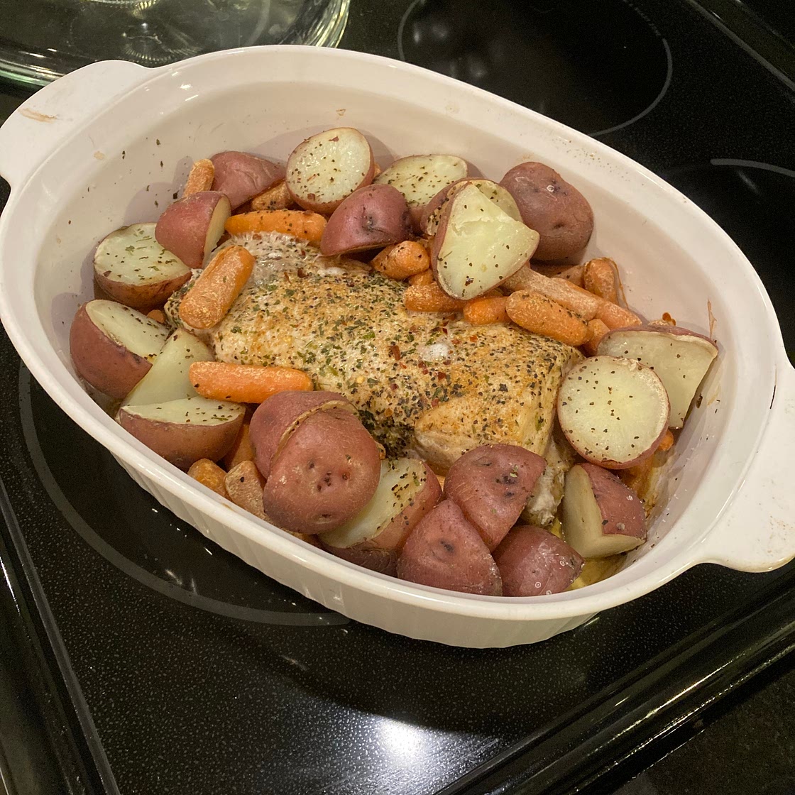 Pork roast with tomatoes and carrots