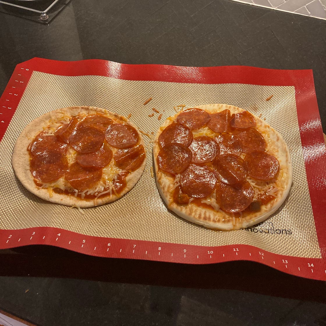 Easy personal pizzas 