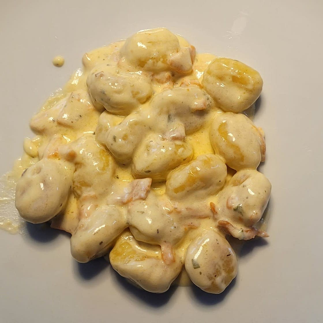 Gnocci in Sahnelachssauce
