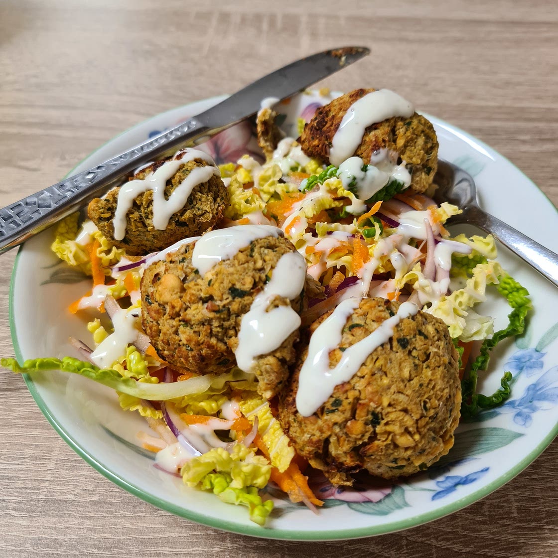 Falafel with tzatziki dressing