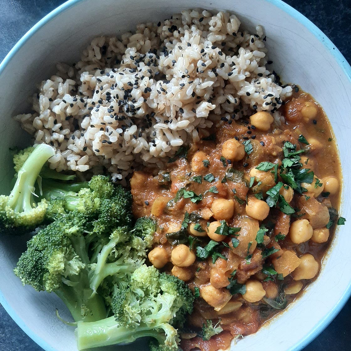 Chickpea and spinach curry
