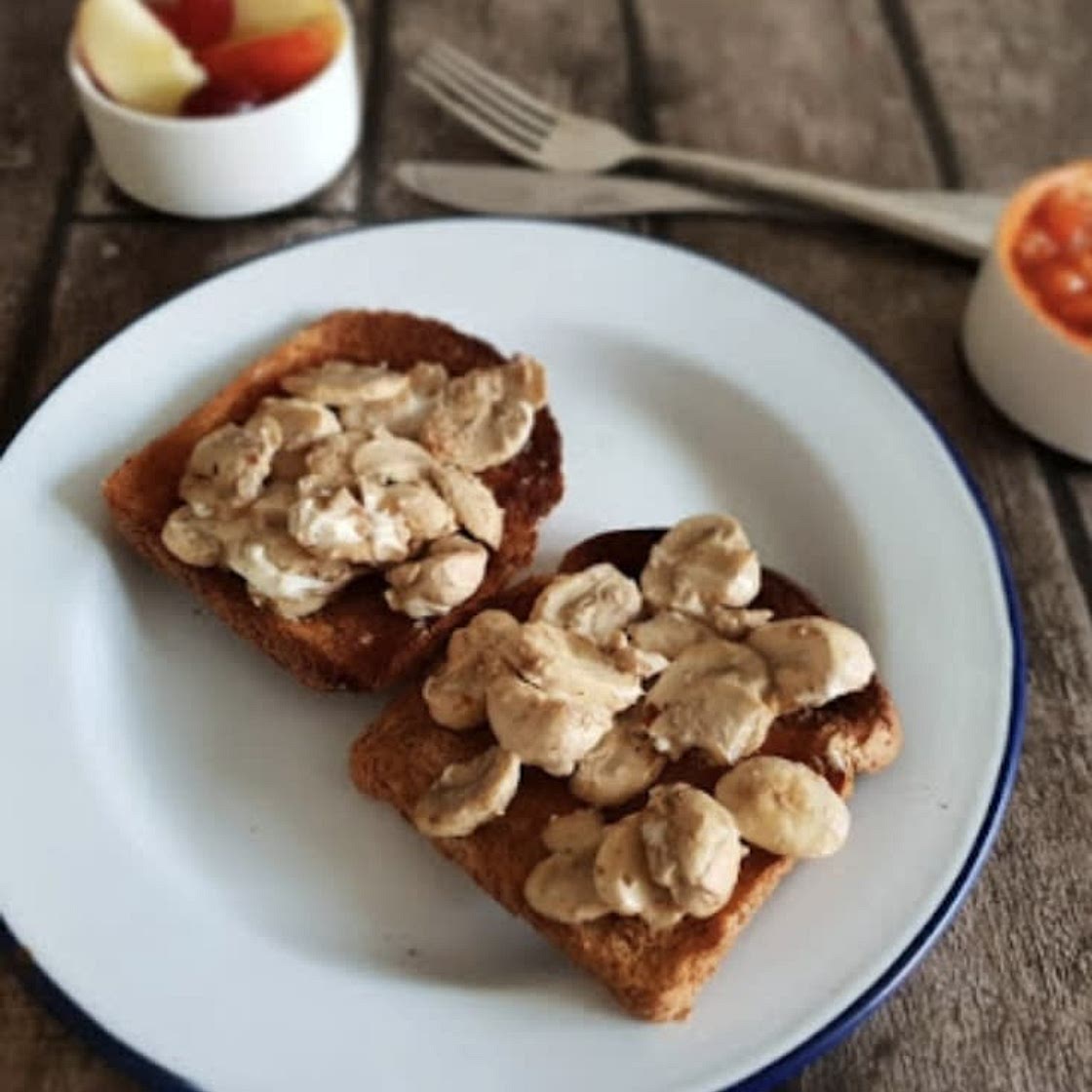 Creamy Mushrooms on Toast
