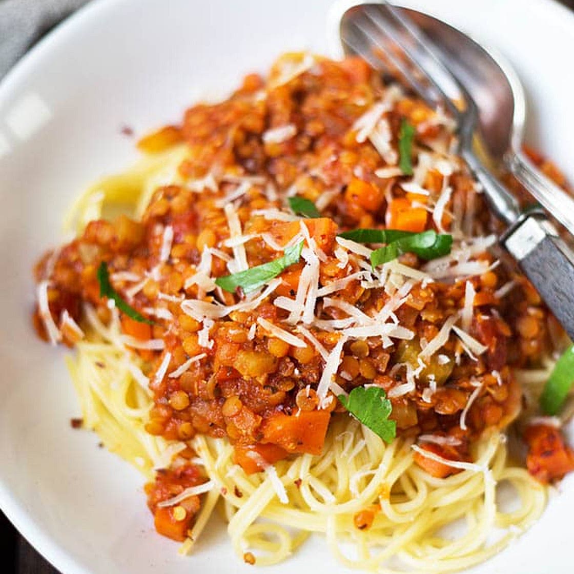 20-Minuten Rote Linsen-Bolognese