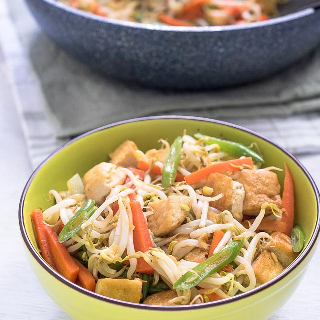 Stir-fried Bean Sprouts with Tofu (Ginisang Togue)
