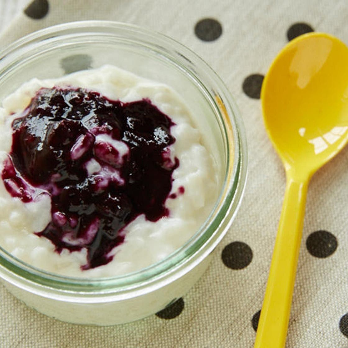 Coconut milk rice pudding with blueberry compote | BabyCenter