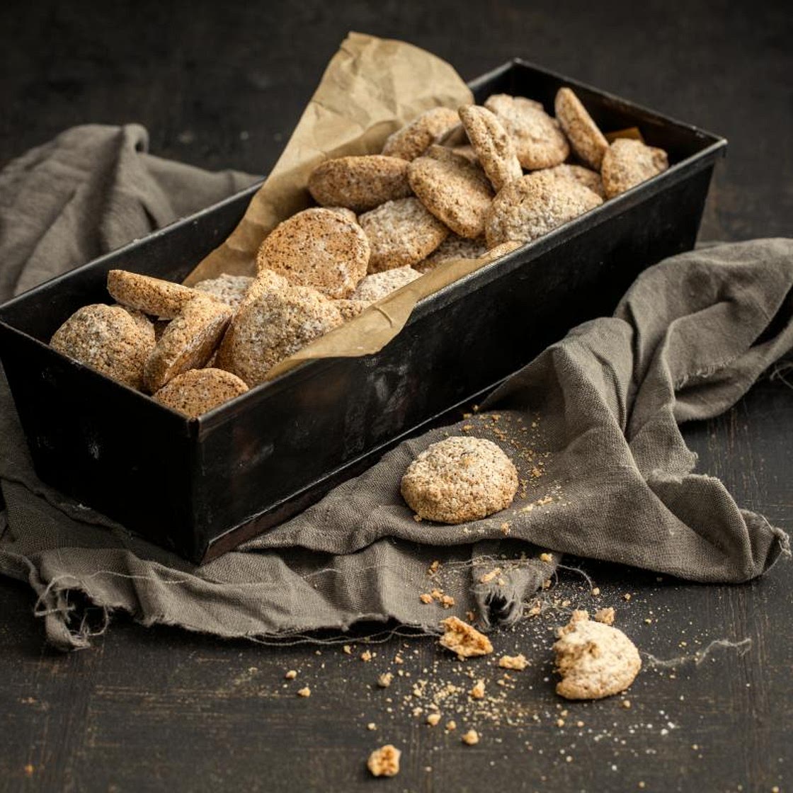 Amaretti éclairs