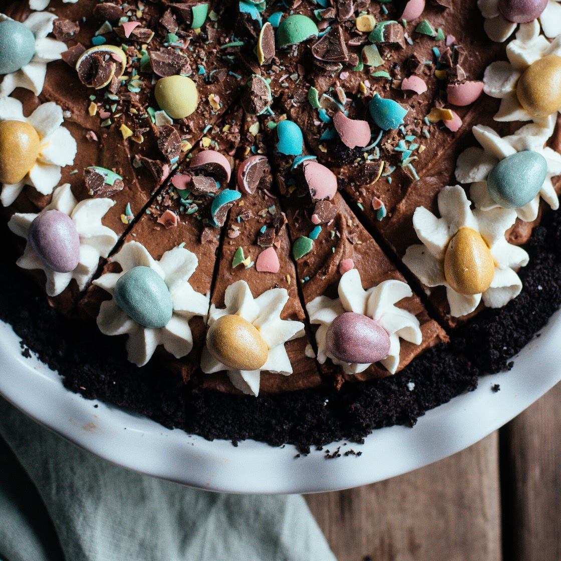 mini egg chocolate pie with chocolate cookie crust — the farmer's daughter | let's bake something