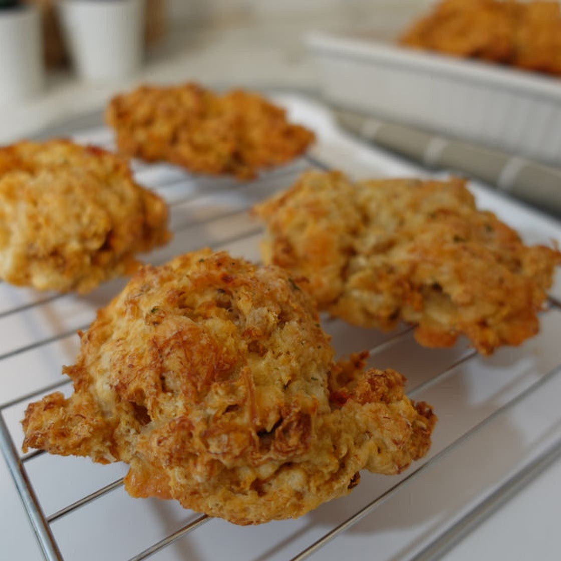 Red Lobster Cheddar Bay Crab Cakes