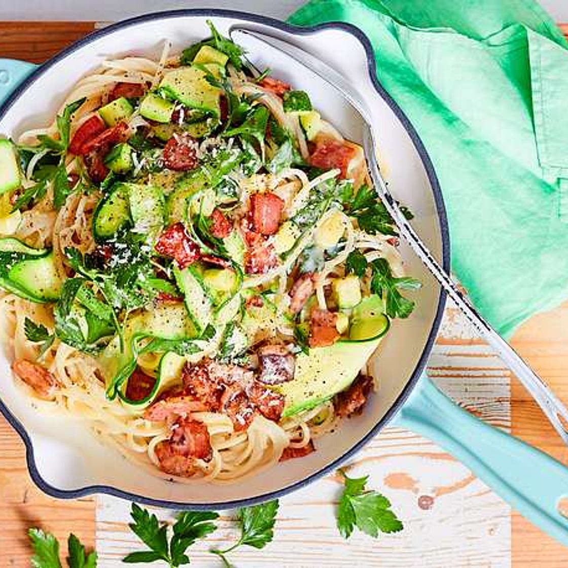 Locker-leichte Zucchini-Carbonara