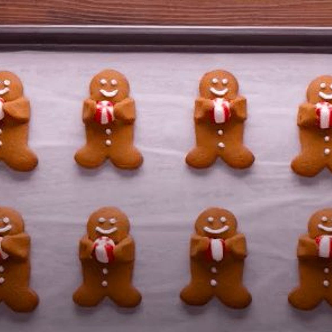 Peppermint Bauble Gingerbread Men
