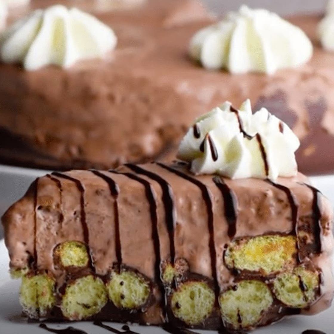No-Churn Peanut Butter and Chocolate Ice Cream Pie
