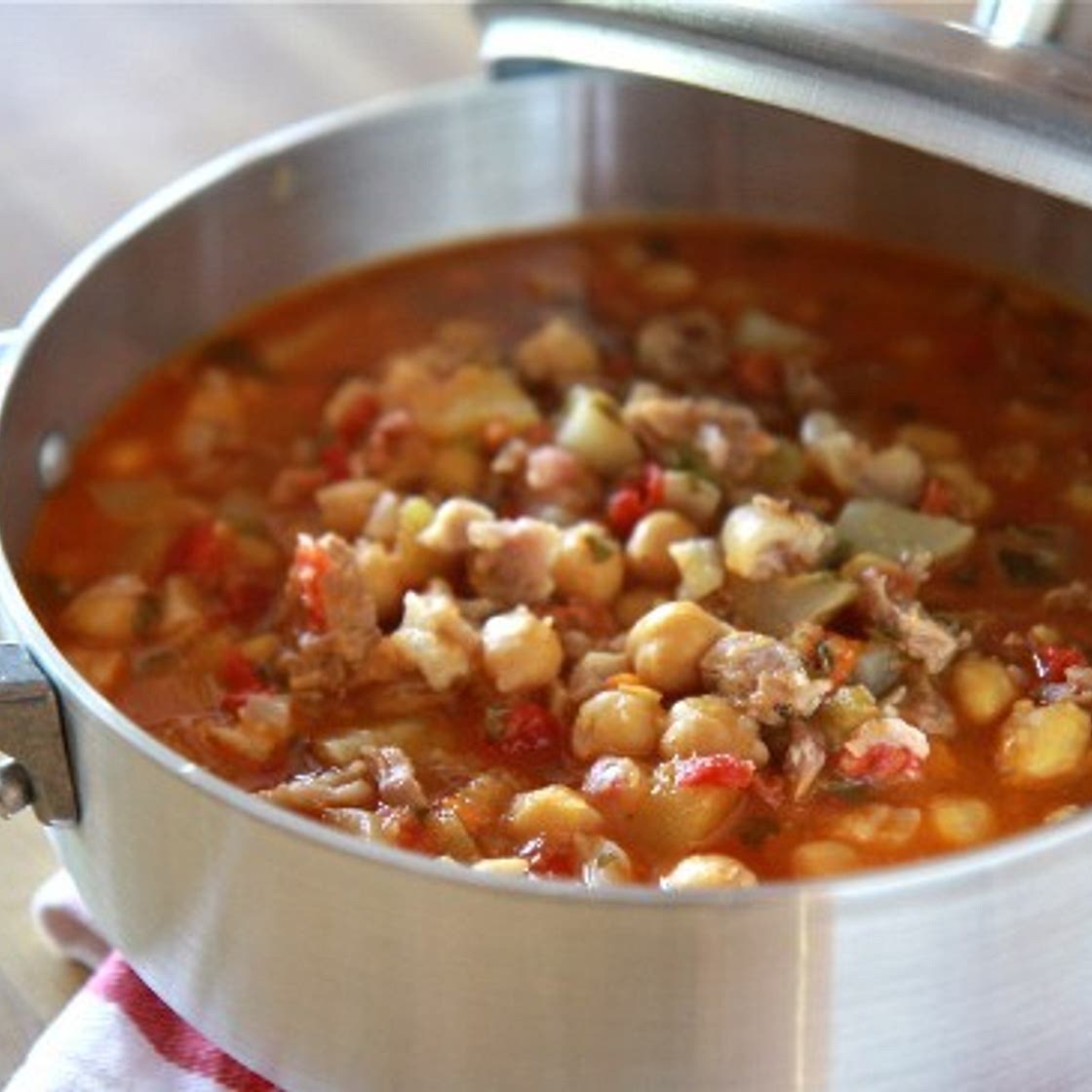 Sopón de Patitas de Cerdo con Garbanzos (Trotters & Garbanzo Stew)