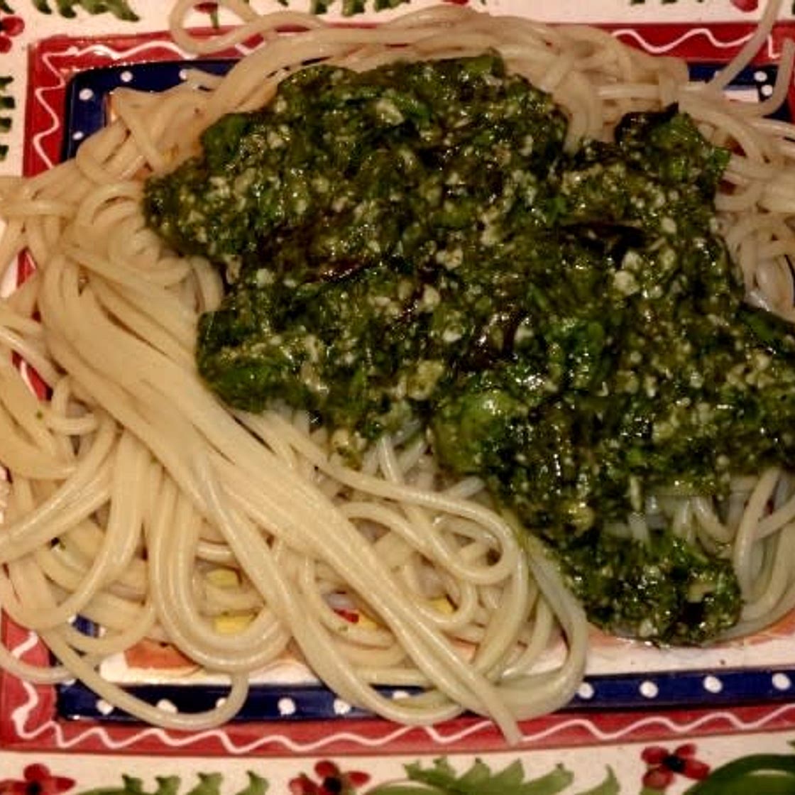 Salat: Schmackhaftes Pesto-Rezept mit dem vielseitigen Blattgemüse