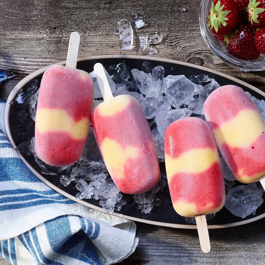 Erdbeer-Zitronen-Buttermilch-Eis am Stiel