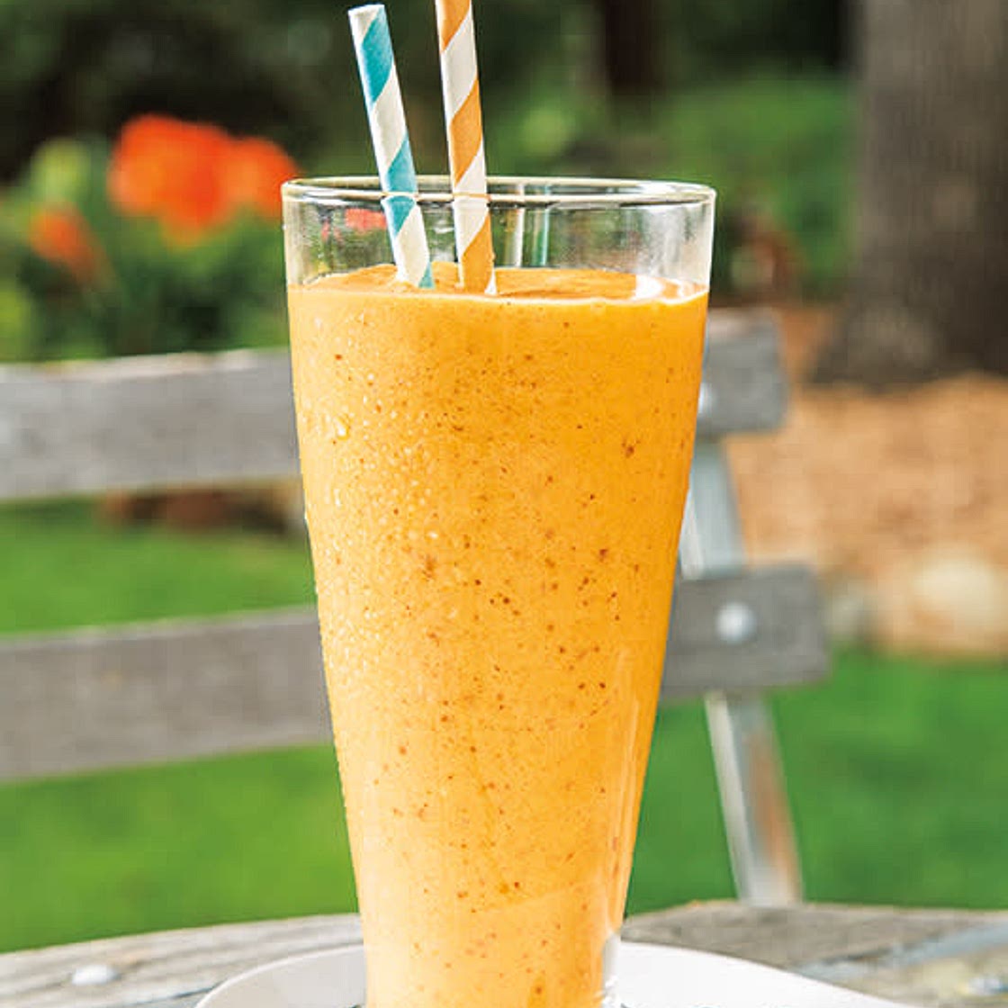 Mango Date Smoothies