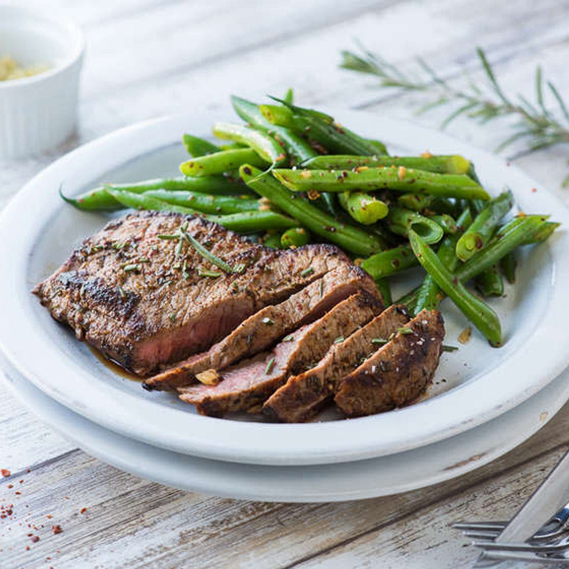 Rosemary-chili strip steak with green beans