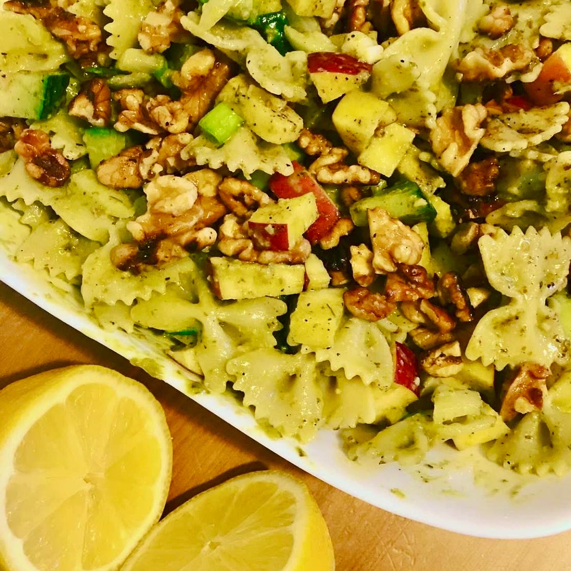 Summer pesto salad