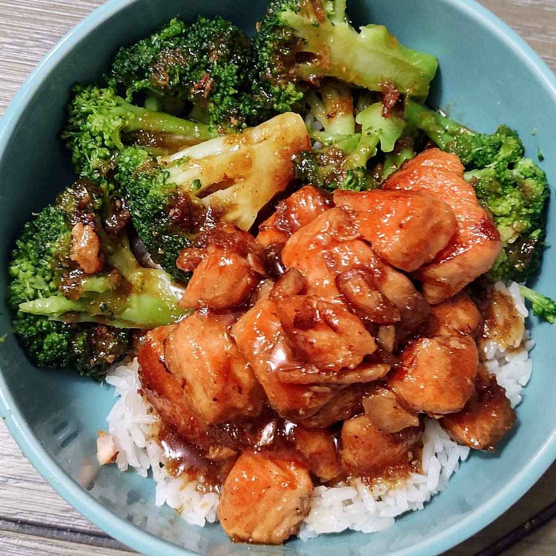 Apricot Ginger Salmon Nugget Bowl