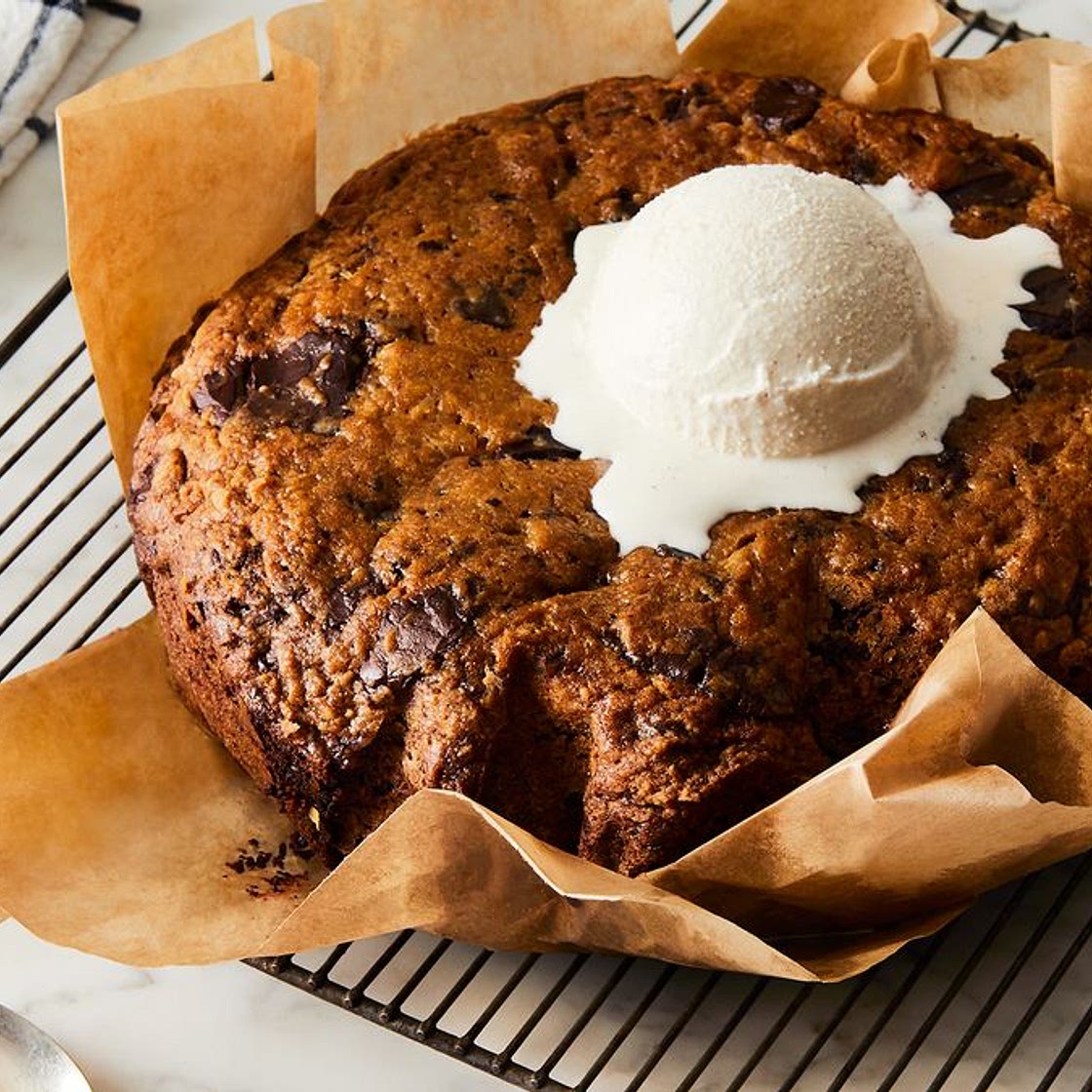 Slow-Cooker Chocolate Chip Cookie
