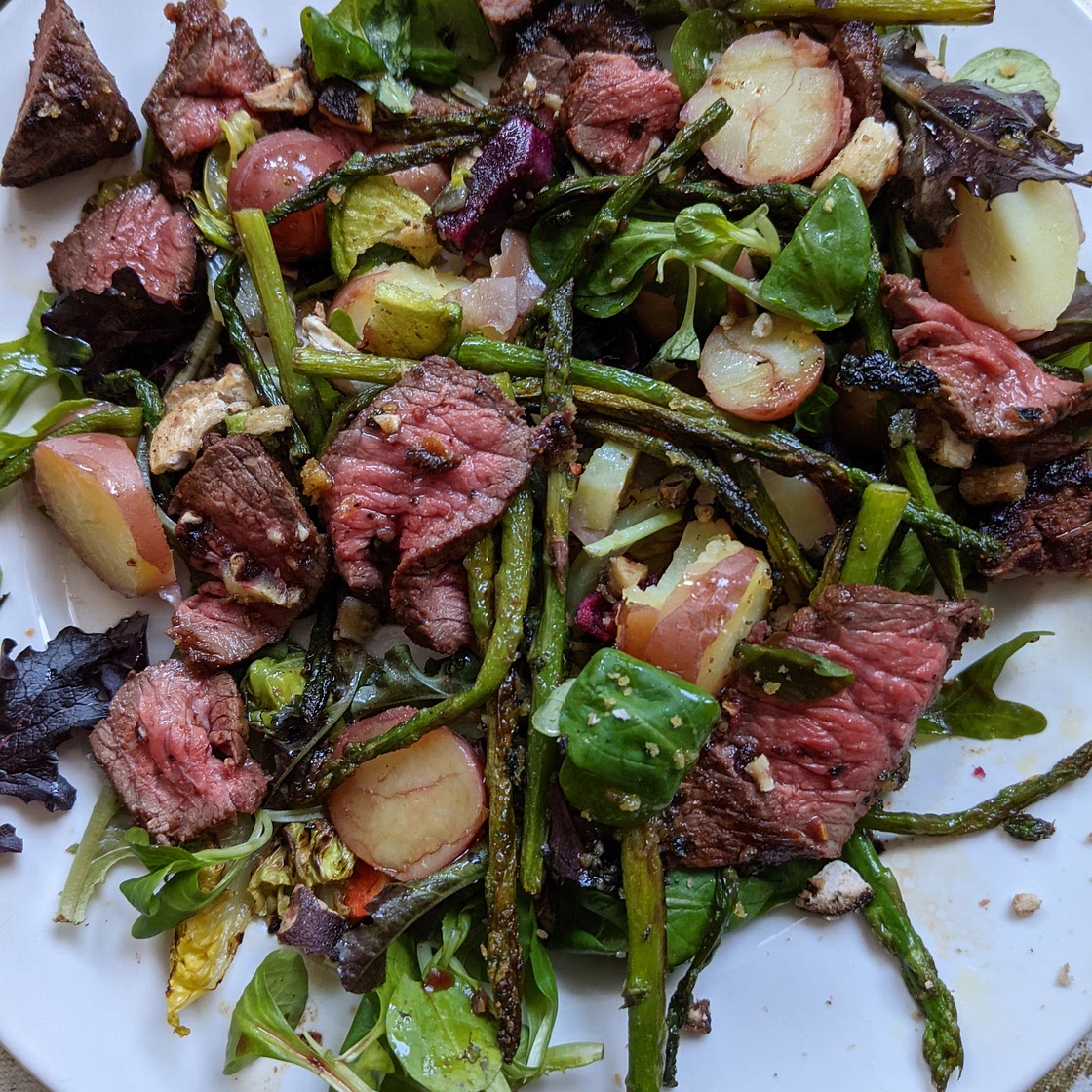 Gegrilde romaine aspergetips biefstuk met veggie snaps