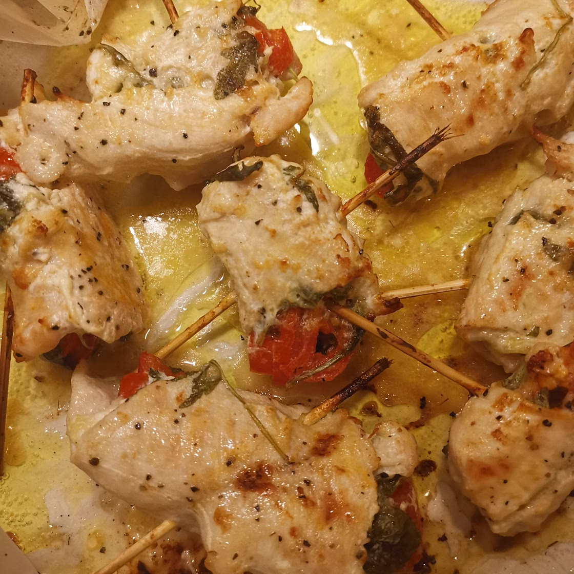 involtini di pollo con stracchino, pomodorini, rucola e menta