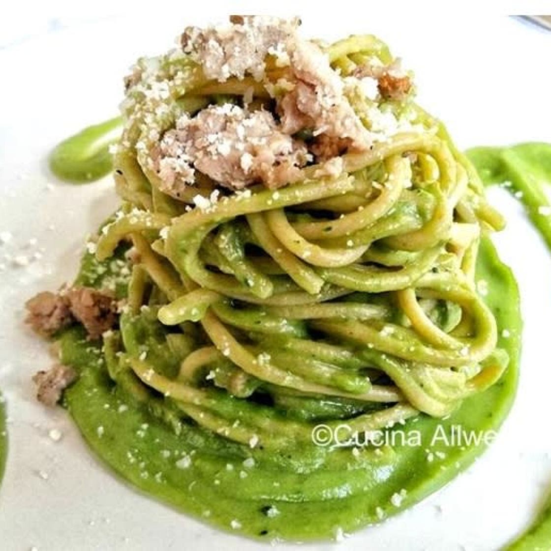 tonnarelli con crema di broccoli e salsiccia
