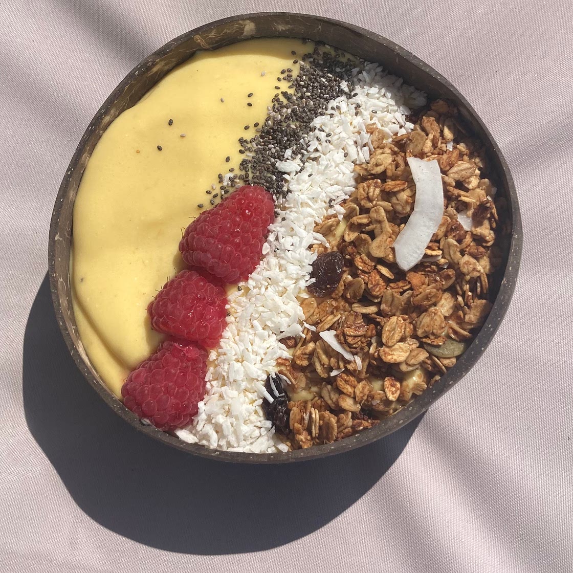 Mango Lassi Smoothie Bowl