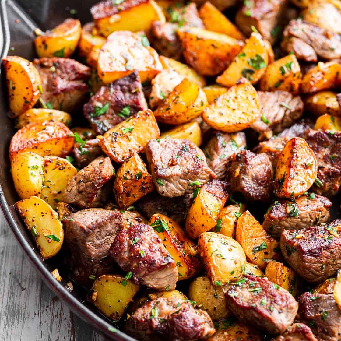 Garlic Butter Steak Bites and Potatoes {Whole30}